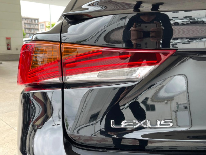 2017 Lexus IS DBA-ASE30 (UW-6a223dae68a04)[11]