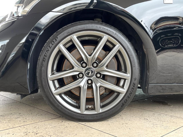 2017 Lexus IS DBA-ASE30 (UW-6a223dae68a04)[17]