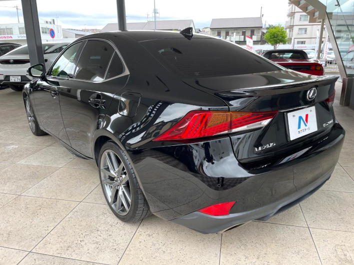 2017 Lexus IS DBA-ASE30 (UW-6a223dae68a04)[22]