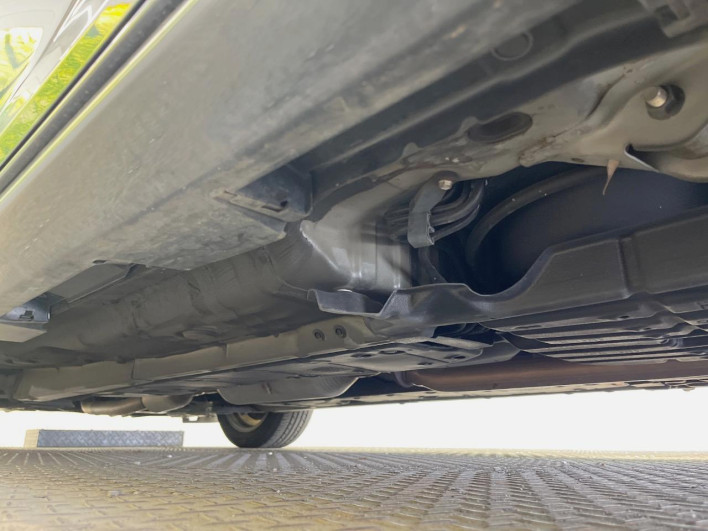 2014 Toyota Camry DAA-AVV50 (UW-6a223db160ce3)[19]