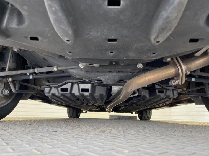 2014 Toyota Camry DAA-AVV50 (UW-6a223db160ce3)[18]