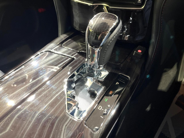 2017 Toyota Crown Hybrid DAA-AWS210 (UW-6a223db425f19)[12]