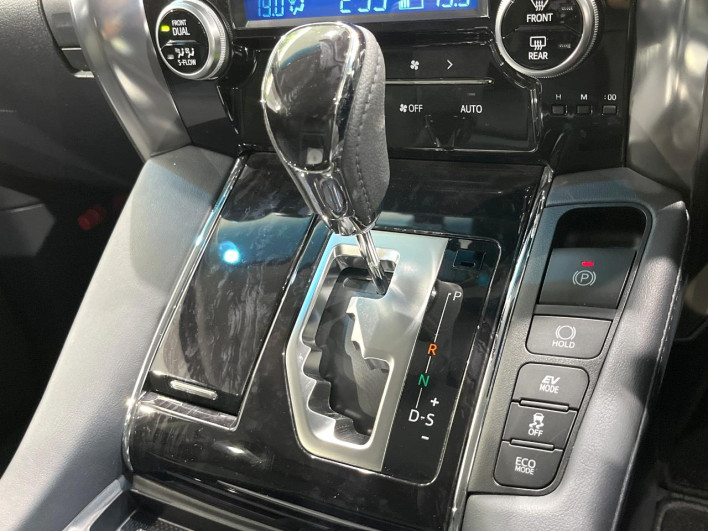2022 Toyota Alphard Hybrid 6AA-AYH30W (UW-6a223dc0e0723)[25]