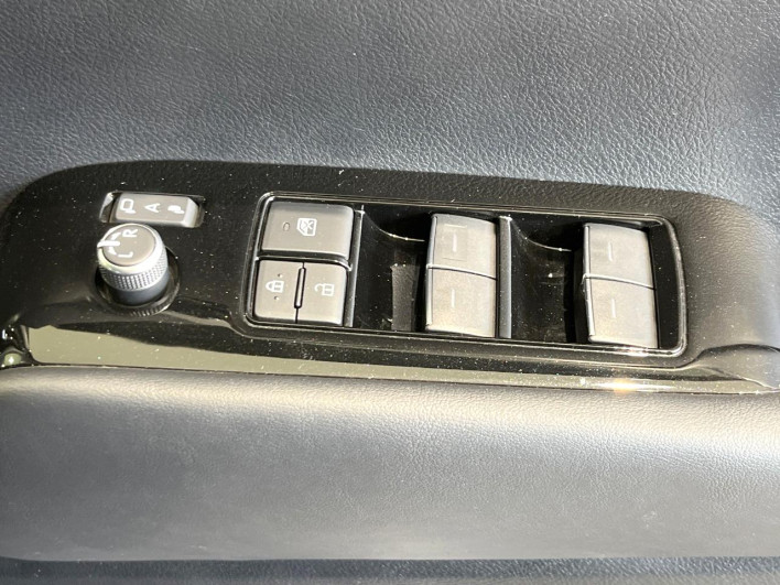 2022 Toyota Alphard Hybrid 6AA-AYH30W (UW-6a223dc0e0723)[15]