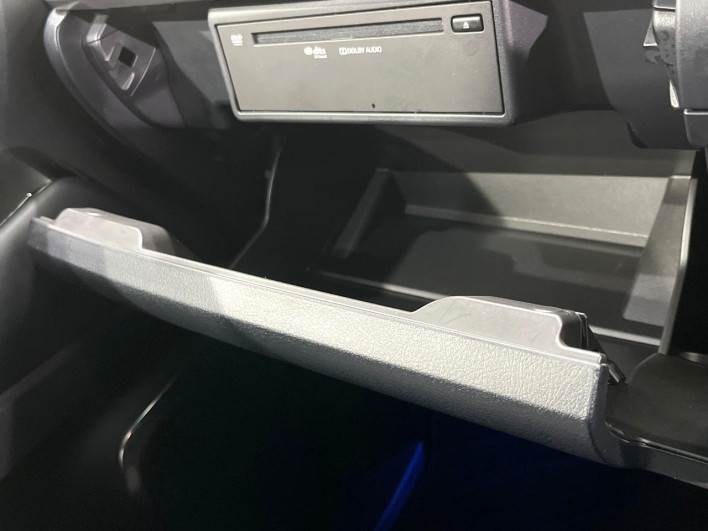 2022 Toyota Alphard Hybrid 6AA-AYH30W (UW-6a223dc0e0723)[20]