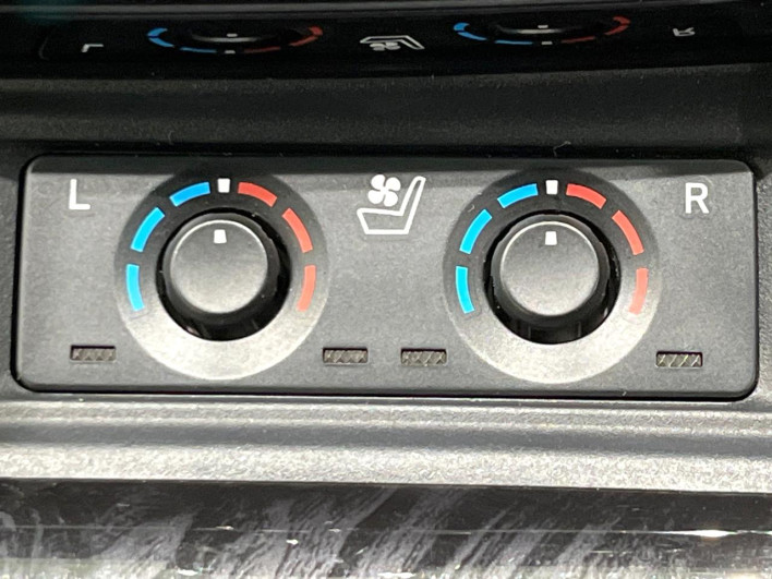 2022 Toyota Alphard Hybrid 6AA-AYH30W (UW-6a223dc0e0723)[28]