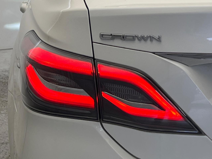 2019 Toyota Crown Hybrid 6AA-AZSH20 (UW-6a223dc292151)[19]