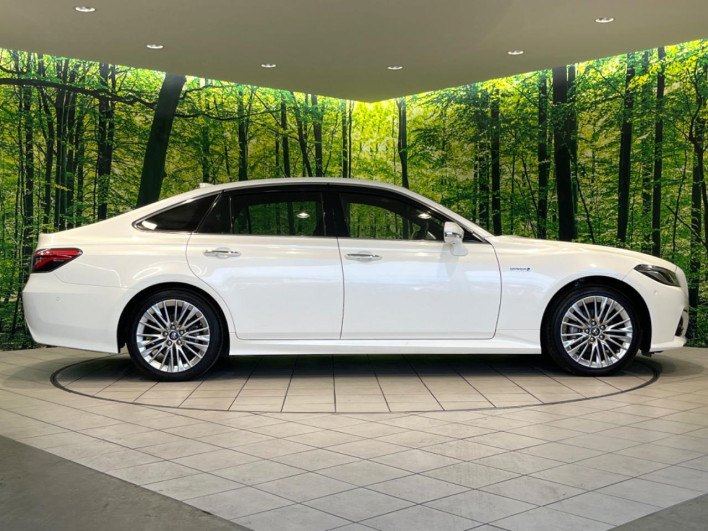 2019 Toyota Crown Hybrid 6AA-AZSH20 (UW-6a223dc378ce2)[17]