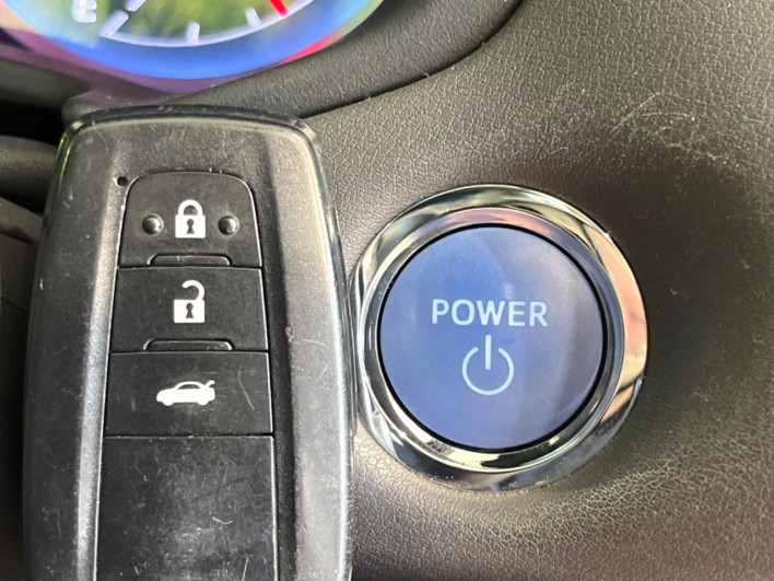 2019 Toyota Crown Hybrid 6AA-AZSH20 (UW-6a223dc378ce2)[28]