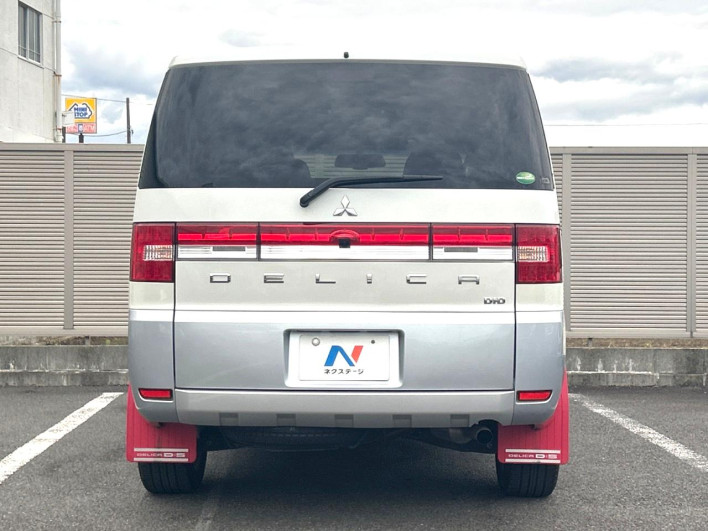 2016 Mitsubishi Delica D:5 LDA-CV1W (UW-6a223deb09dfc)[24]