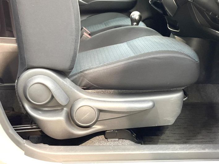 2014 Nissan Note DBA-E12 (UW-6a223dfd40f59)[17]