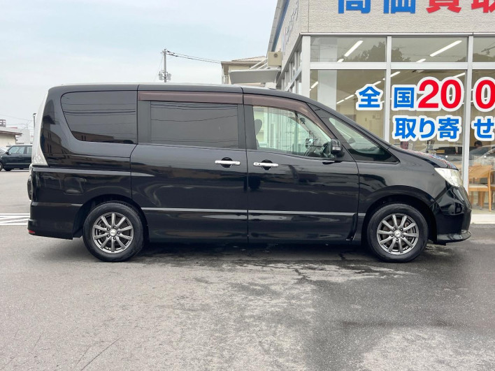 2011 Nissan Serena DBA-FC26 (UW-6a223e02955aa)[4]