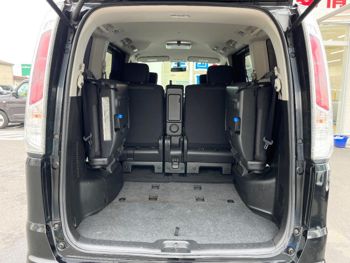 2011 Nissan Serena DBA-FC26 (UW-6a223e02955aa)[17]