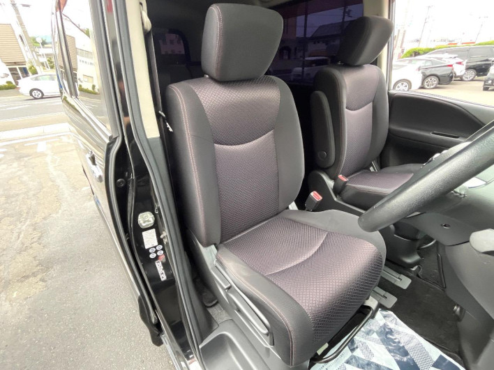 2011 Nissan Serena DBA-FC26 (UW-6a223e02955aa)[23]