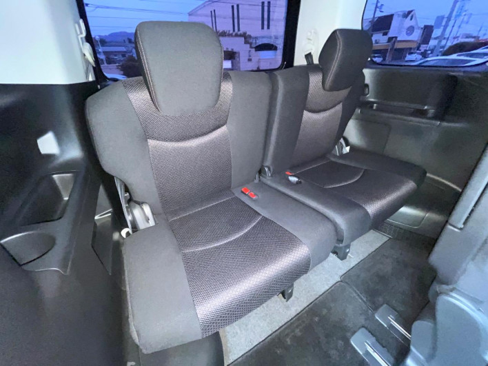 2011 Nissan Serena DBA-FC26 (UW-6a223e02955aa)[25]