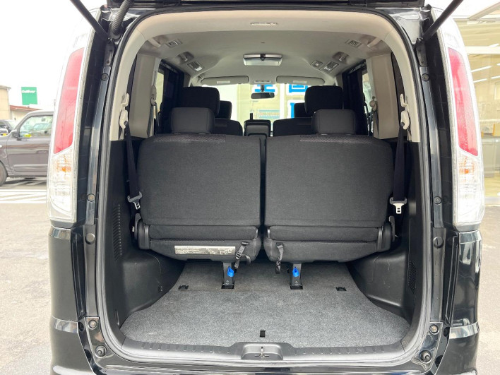 2011 Nissan Serena DBA-FC26 (UW-6a223e02955aa)[16]