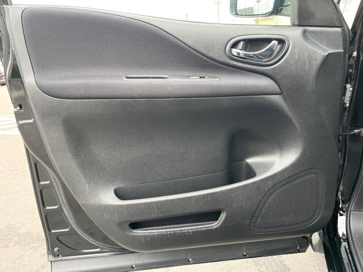 2011 Nissan Serena DBA-FC26 (UW-6a223e02955aa)[29]