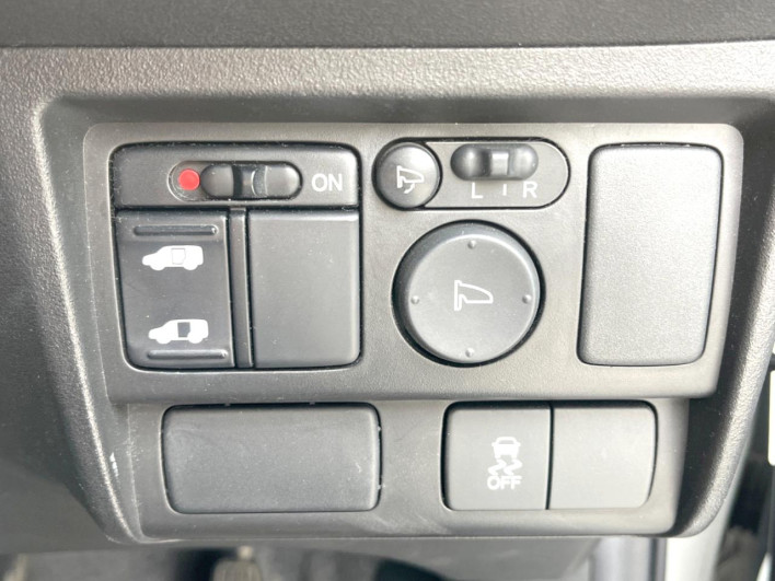 2013 Honda Freed DBA-GB3 (UW-6a223e0f01a40)[26]