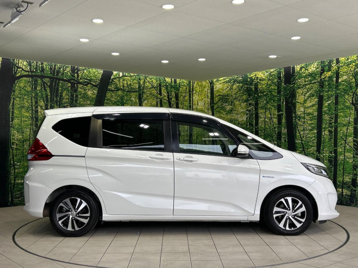 2017 Honda Freed hybrid DAA-GB7 (UW-6a223e1042478)[26]