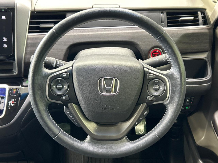 2017 Honda Freed hybrid DAA-GB7 (UW-6a223e1042478)[22]