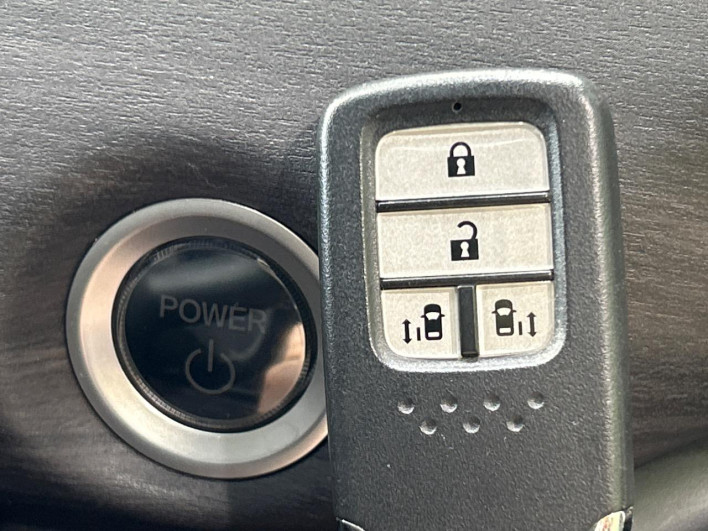 2017 Honda Freed hybrid DAA-GB7 (UW-6a223e1042478)[7]