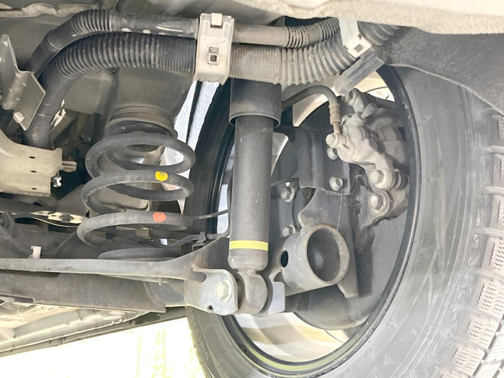2016 Nissan Serena DAA-GFC27 (UW-6a223e16c58a4)[20]