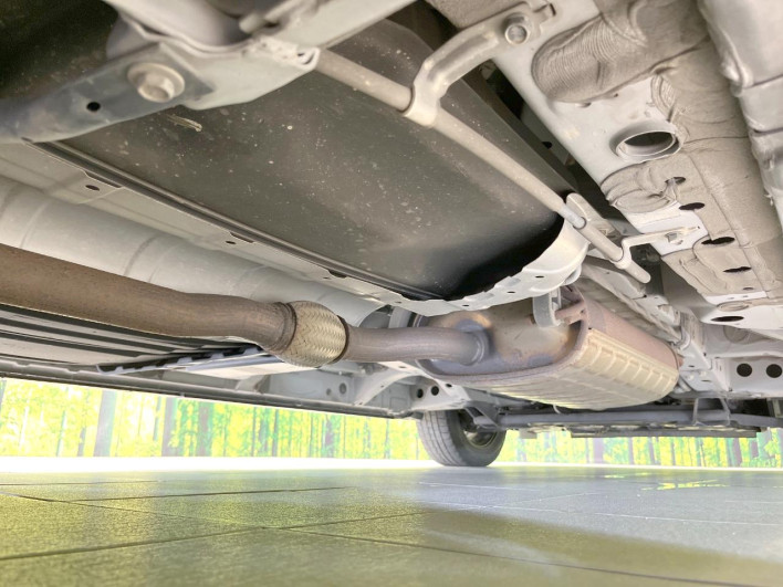 2016 Nissan Serena DAA-GFC27 (UW-6a223e16c58a4)[18]