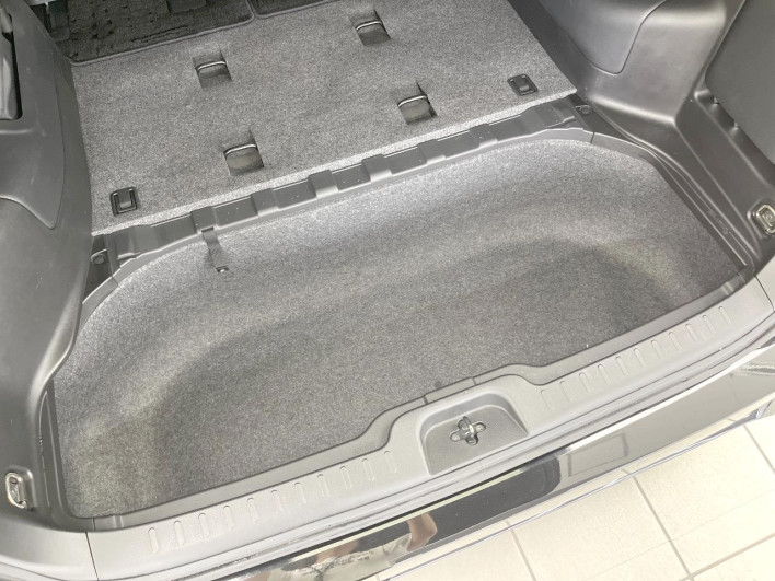 2016 Nissan Serena DAA-GFC27 (UW-6a223e16c58a4)[27]
