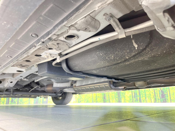 2016 Nissan Serena DAA-GFC27 (UW-6a223e16c58a4)[19]