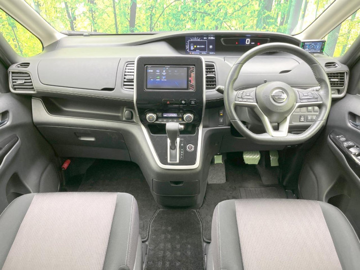 2016 Nissan Serena DAA-GFC27 (UW-6a223e16c58a4)[29]