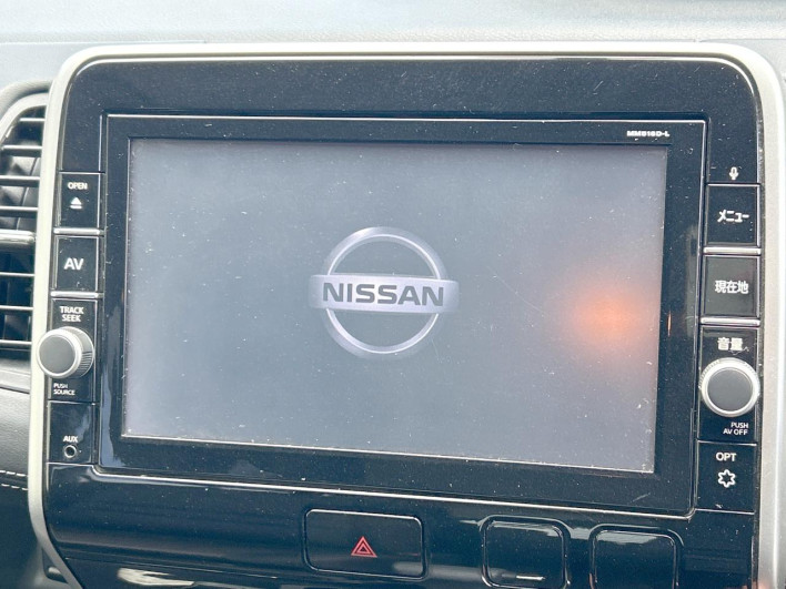 2017 Nissan Serena DAA-GFNC27 (UW-6a223e1f6a952)[16]