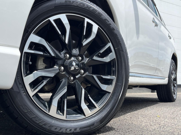 2015 Mitsubishi OUTLANDER PHEV DLA-GG2W (UW-6a223e2040832)[4]