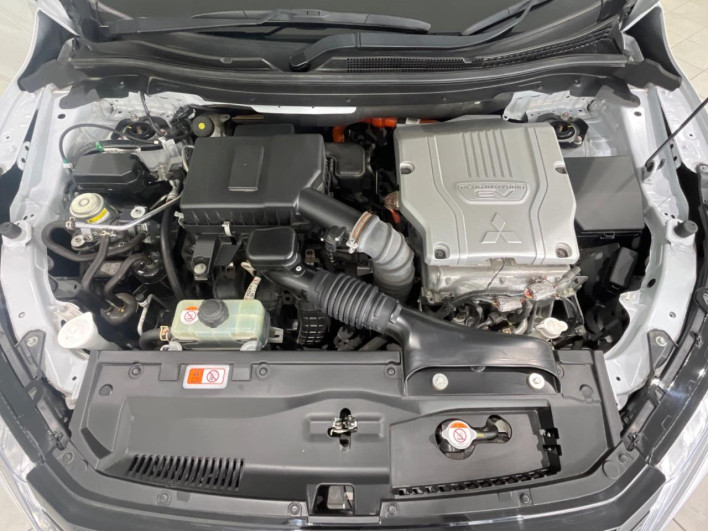 2021 Mitsubishi Eclipse Cross PHEV 5LA-GL3W (UW-6a223e2247258)[4]