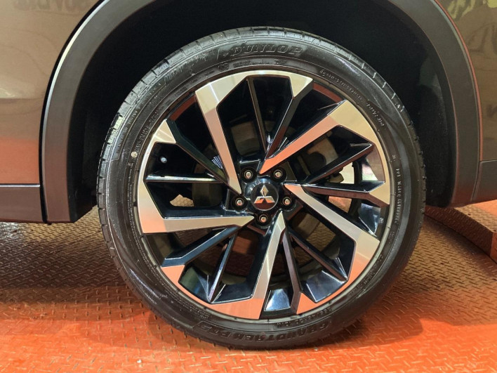 2022 Mitsubishi OUTLANDER PHEV 5LA-GN0W (UW-6a223e22977a9)[12]