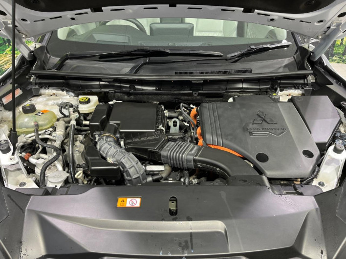 2022 Mitsubishi OUTLANDER PHEV 5LA-GN0W (UW-6a223e22ebe9a)[6]