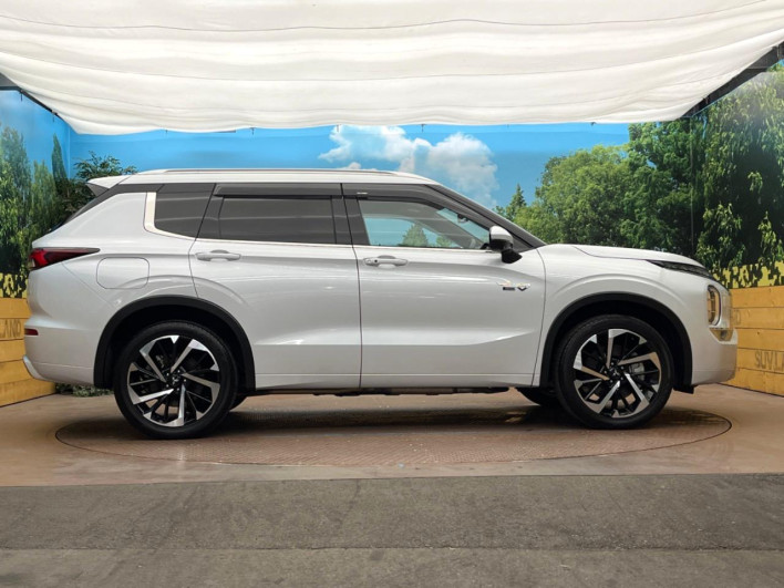 2024 Mitsubishi OUTLANDER PHEV 5LA-GN0W (UW-6a223e24ad263)[18]