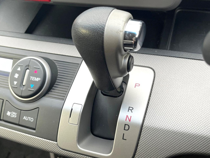 2014 Honda Freed hybrid DAA-GP3 (UW-6a223e252adf5)[17]