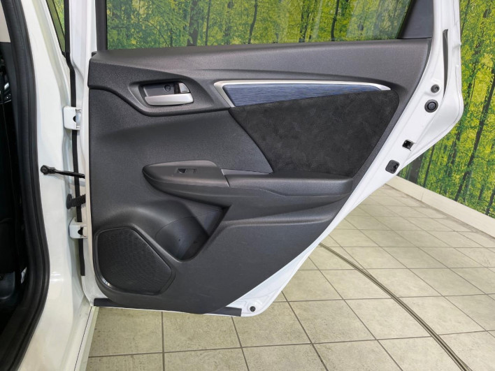 2017 Honda SHUTTLE DAA-GP7 (UW-6a223e277e521)[26]