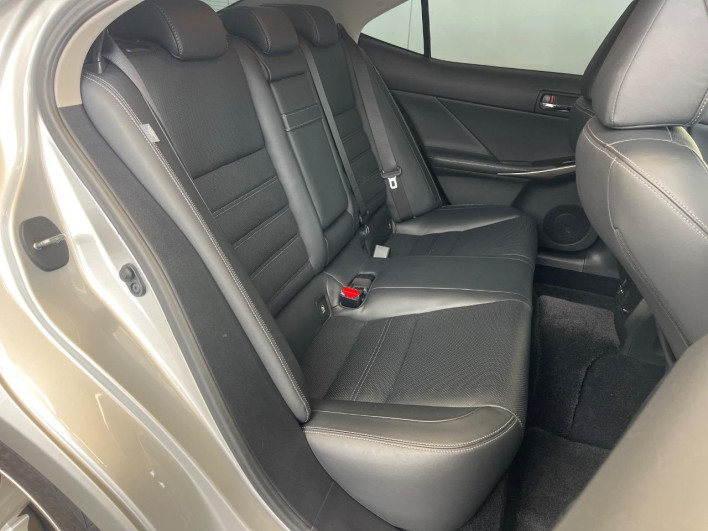 2013 Lexus IS DBA-GSE30 (UW-6a223e2b5ed6a)[25]