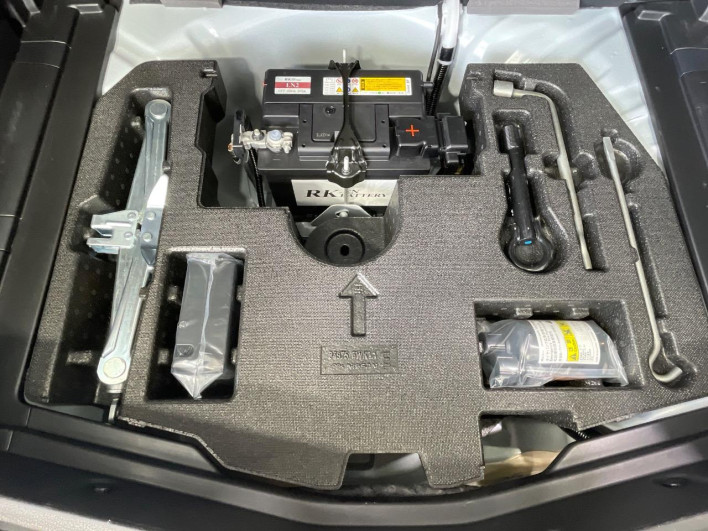 2019 Nissan Note DAA-HE12 (UW-6a223e4123ef2)[14]