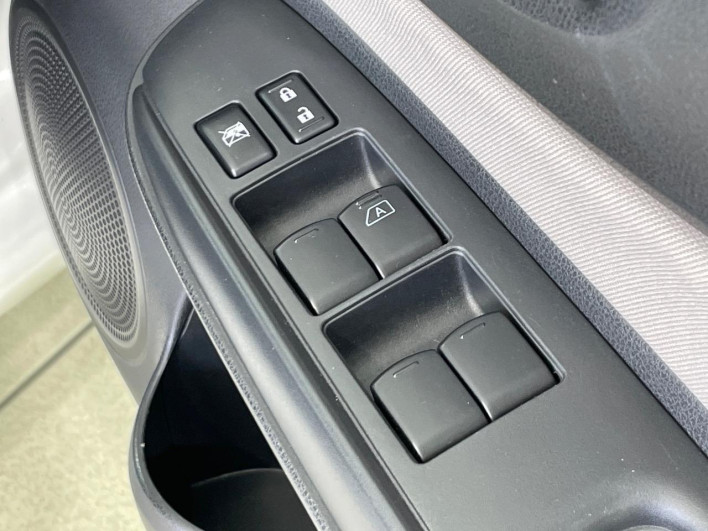 2019 Nissan Note DAA-HE12 (UW-6a223e4123ef2)[22]