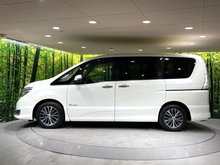 2016 Nissan Serena DAA-HFC26 (UW-6a223e4a81013)[23]