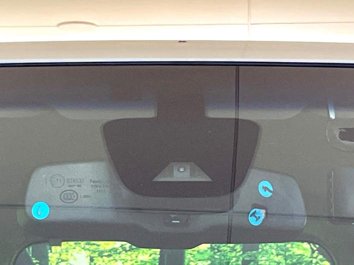 2016 Nissan Serena DAA-HFC26 (UW-6a223e4a81013)[12]