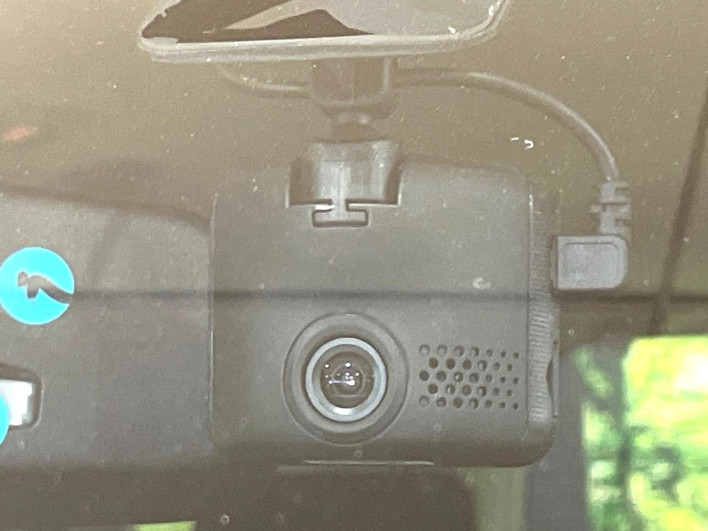 2016 Nissan Serena DAA-HFC26 (UW-6a223e4a81013)[11]