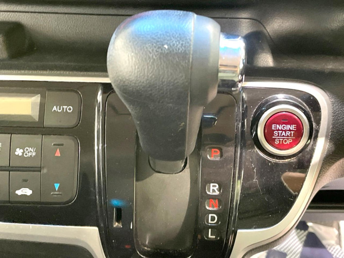 2015 Honda N-BOX CUSTOM DBA-JF1 (UW-6a223e5e3ea23)[15]