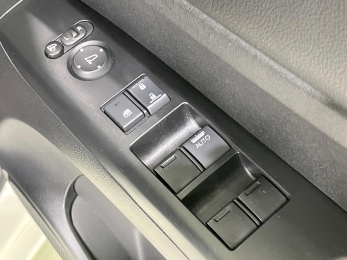 2015 Honda N-BOX DBA-JF1 (UW-6a223e5e58064)[18]