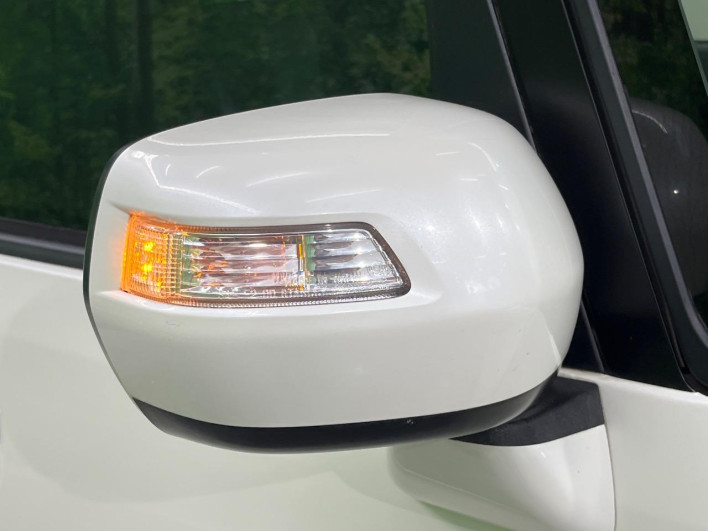 2015 Honda N-BOX CUSTOM DBA-JF2 (UW-6a223e650a34a)[16]