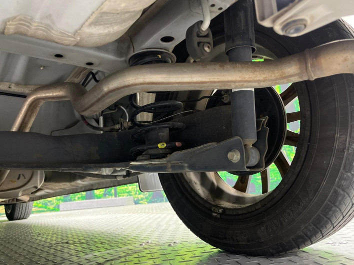 2018 Honda N-BOX CUSTOM DBA-JF3 (UW-6a223e66b9783)[13]