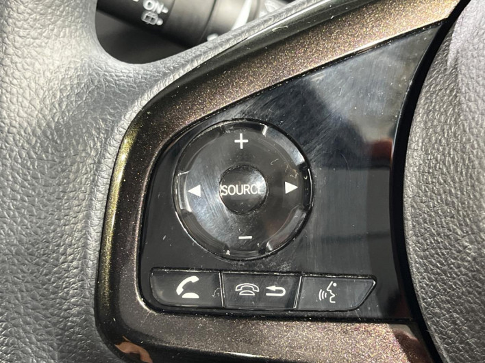 2018 Honda N-BOX CUSTOM DBA-JF3 (UW-6a223e66b9783)[28]