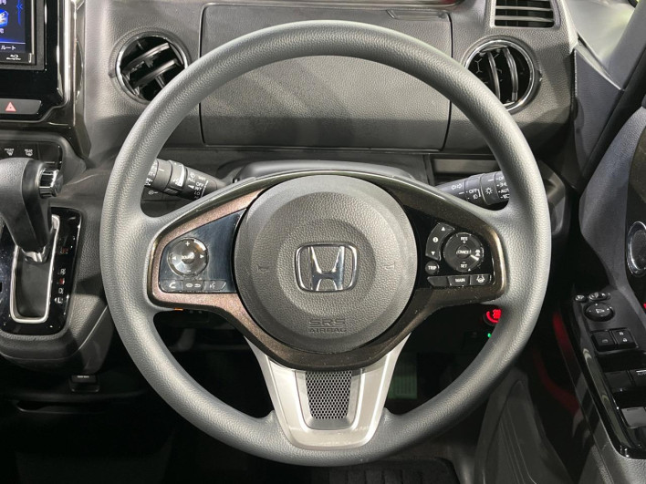 2018 Honda N-BOX CUSTOM DBA-JF3 (UW-6a223e66b9783)[19]